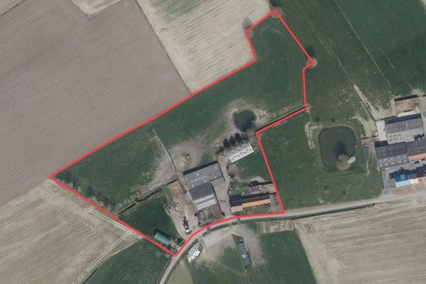 Hoeve
                            te koop in Wervik