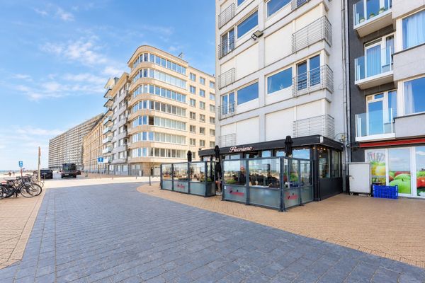 Handelsgelijkvloers
                            te koop in Oostende