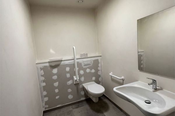 Commercieel verhuurd / Paal