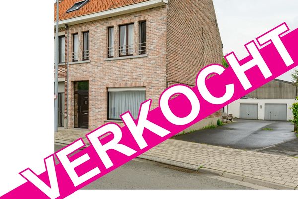 Huis
                                verkocht
                                in Oostrozebeke