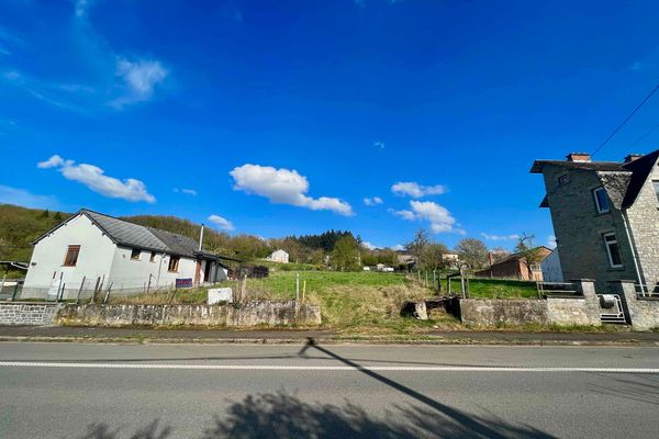 Terrain constructible
                            a vendre in Heer