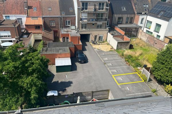 Garage
                                te huur
                                in Torhout