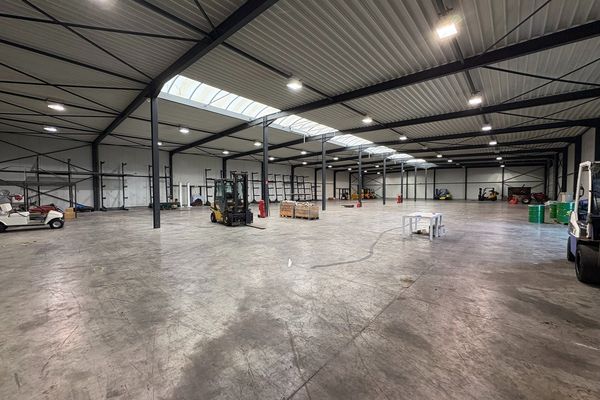 Bedrijfsgebouw
                            te huur in Sint-Truiden