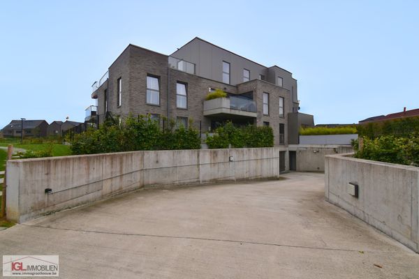 Estate main image