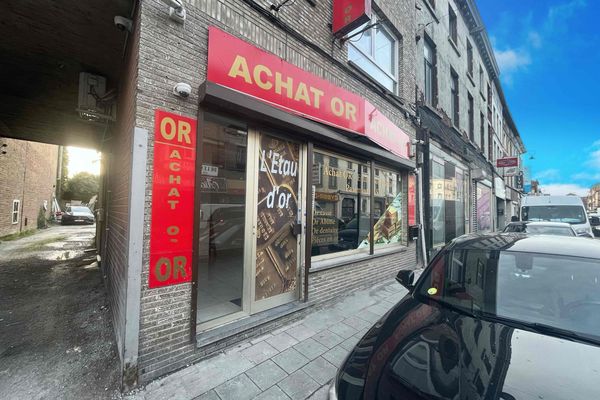 Commerce
                            a louer in Gilly