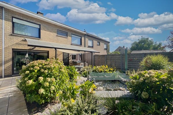 Huis
                                optie koop
                                in Torhout