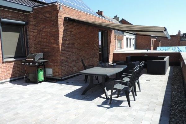 Commercieel verkocht / Paal