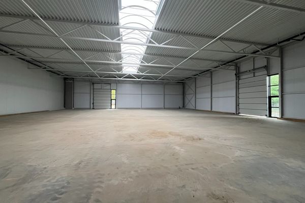 Industrieel te koop / Hasselt