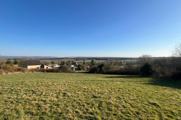 Terrain constructible
                            a vendre in Somme-Leuze
