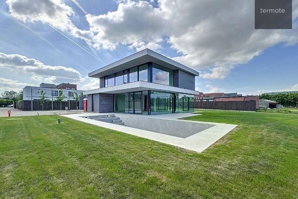 Villa
                            te koop in Desselgem