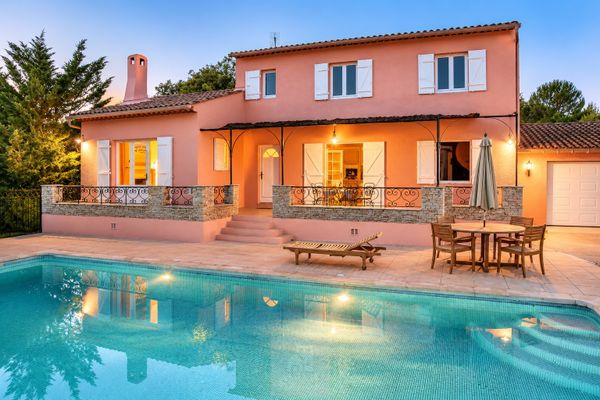 Huis
                                te koop
                                in Saint-Maximin-la-Sainte-Baume