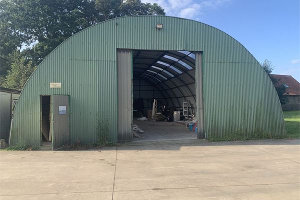 Commercieel
                                te huur
                                in Torhout