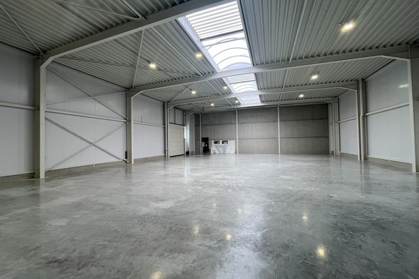 Industrieel te koop / Hasselt