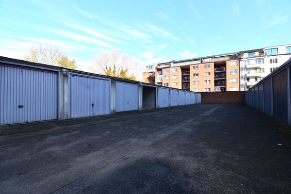 Estate main image