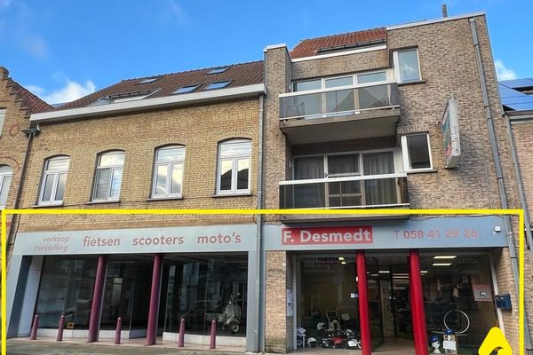 Handelsgelijkvloers
                                te koop in De Panne