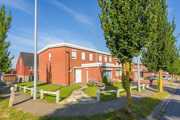 Huis
                                te koop
                                in Deerlijk