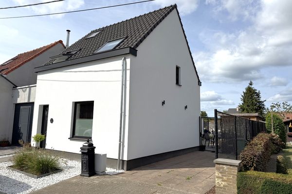 Woning
                            te koop in Oosteeklo