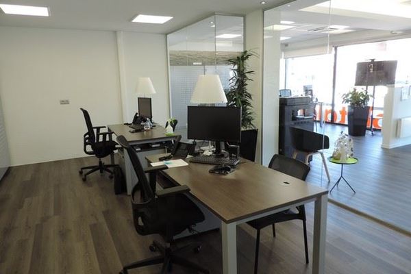 Commercieel verkocht / Paal