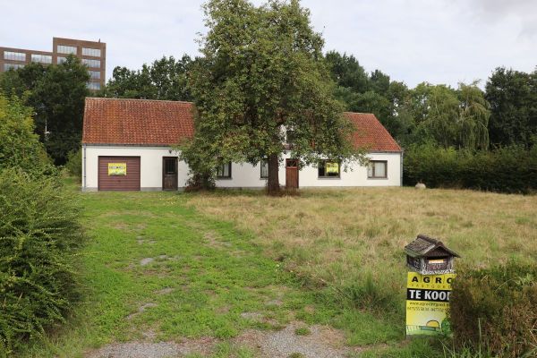 Eengezinswoning
                            te koop in Sint-Denijs-Westrem