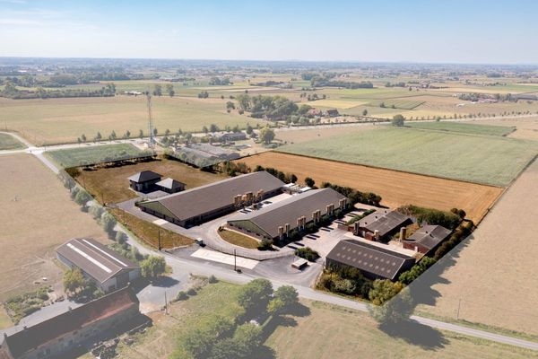 Boerderij
                            te koop in Koekelare