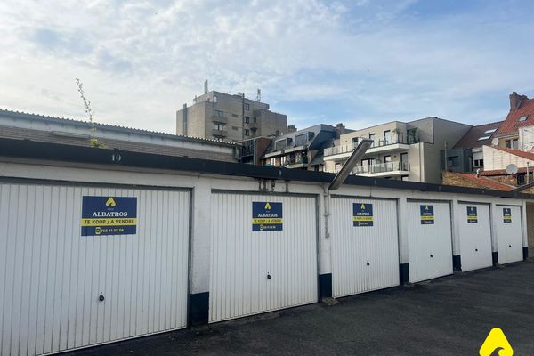 Garage a vendre / La Panne