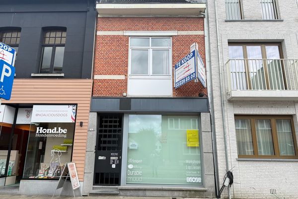 commercieel gelijkvloers
                            te huur in Brasschaat