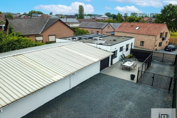 Gemengd gebruik
                                te koop in Kozen