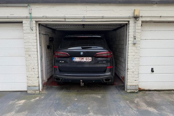 Garage
                                verhuurd in Oostende