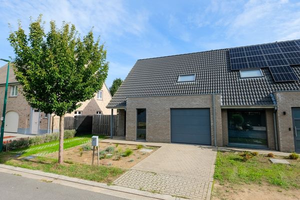 Huis
                                te huur
                                in Eeklo