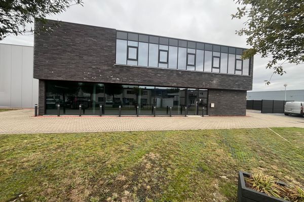 Industrieel te huur / Alken