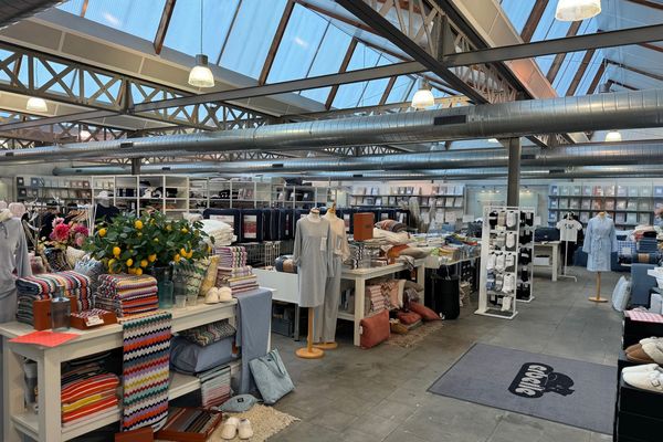 Bedrijfsgebouw
                                te koop in Deerlijk