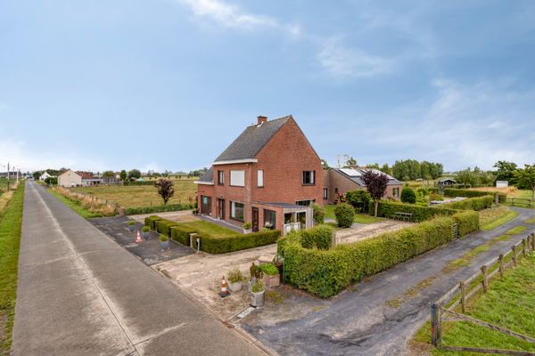 Huis
                                te koop
                                in Leke