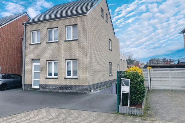 Gelijkvloers app.
                                verhuurd in Lummen