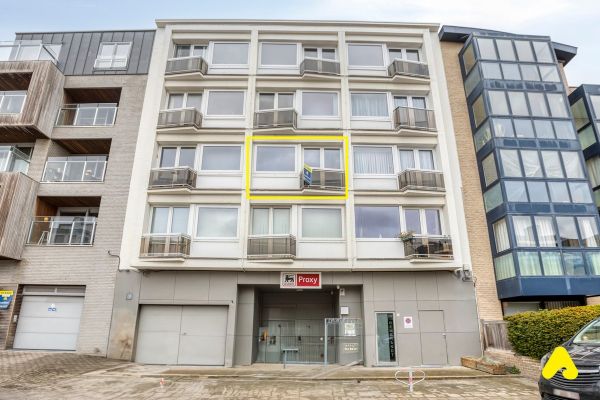 Studio met slaaphoek
                                te koop in De Panne