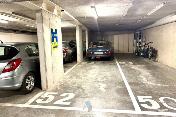 autostandplaats
                            te huur in Deinze
