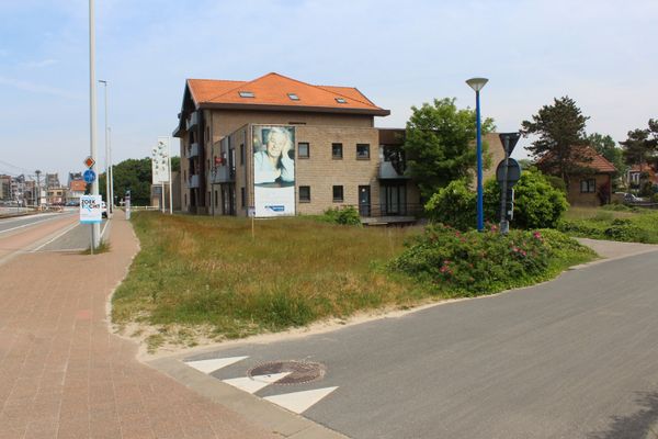 Garage
                                verhuurd in Sint-Idesbald