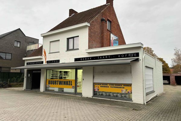 Handelsgelijkvloers
                            te huur in Meerhout