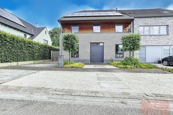 Huis
                                te koop
                                in Herzele