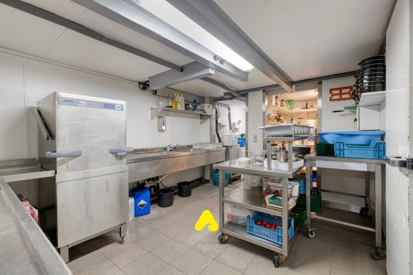 Commercial a vendre / La Panne