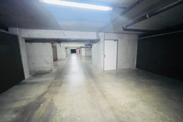 Garage te koop / Sint-Michiels