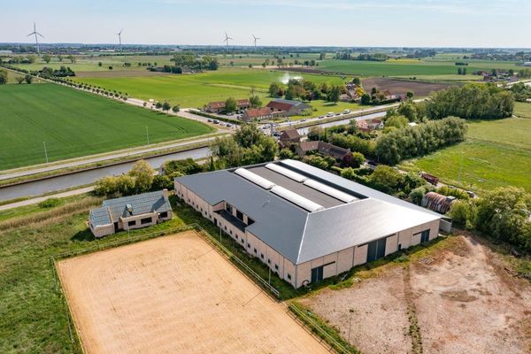 Paardenhouderij te koop in Oudenburg