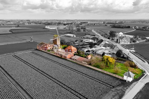 Hoeve
                            te koop in Meulebeke