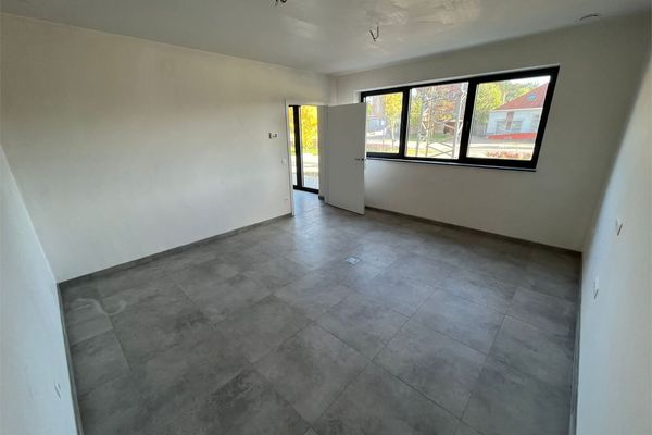 Commercieel verhuurd / Paal