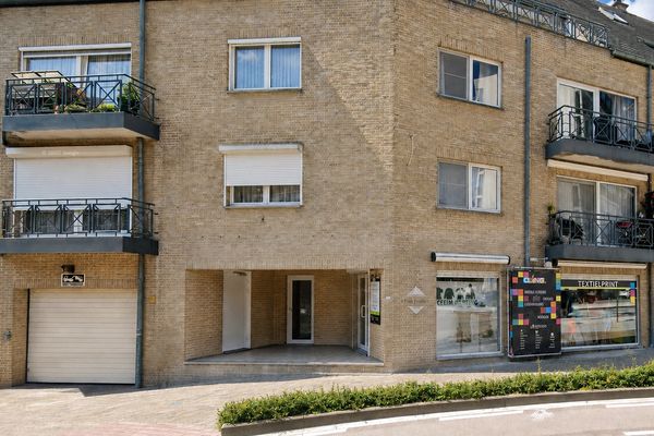 Handelsgelijkvloers
                            te huur in Genk