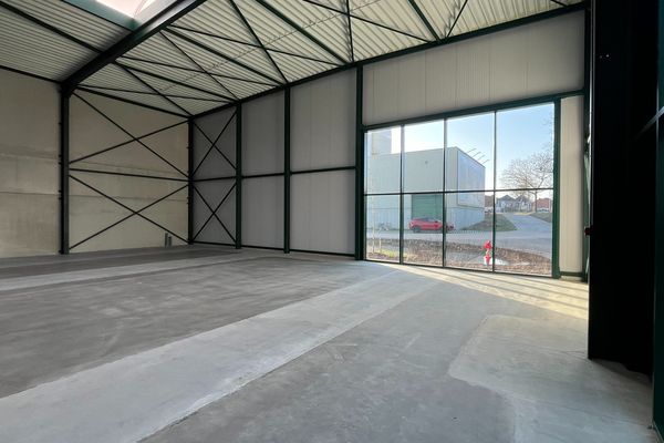 Industrieel te koop / Hasselt