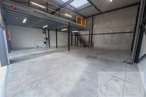 Bedrijfsgebouw
                            te huur in Lommel