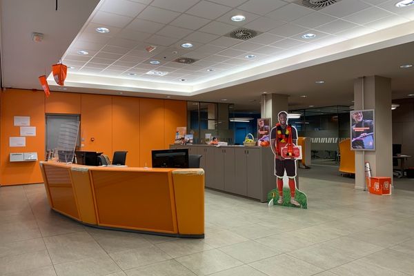 Handelsgelijkvloers
                            te koop in Hasselt