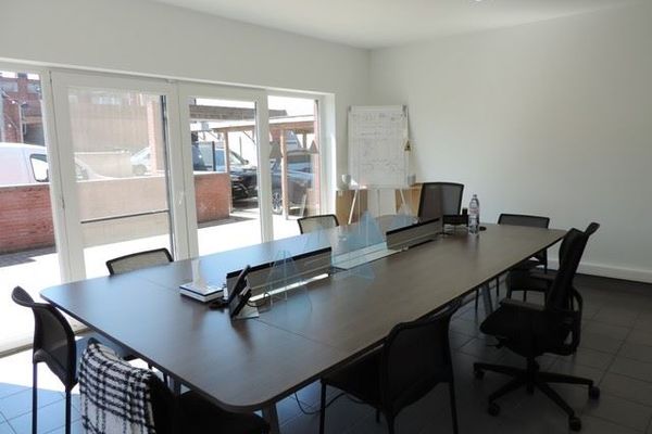 Commercieel verkocht / Paal