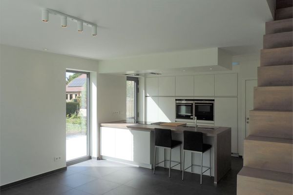 Huis verhuurd / Paal