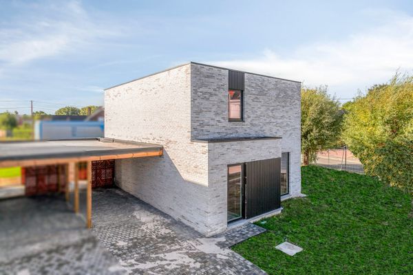 Huis
                                te koop
                                in Roeselare